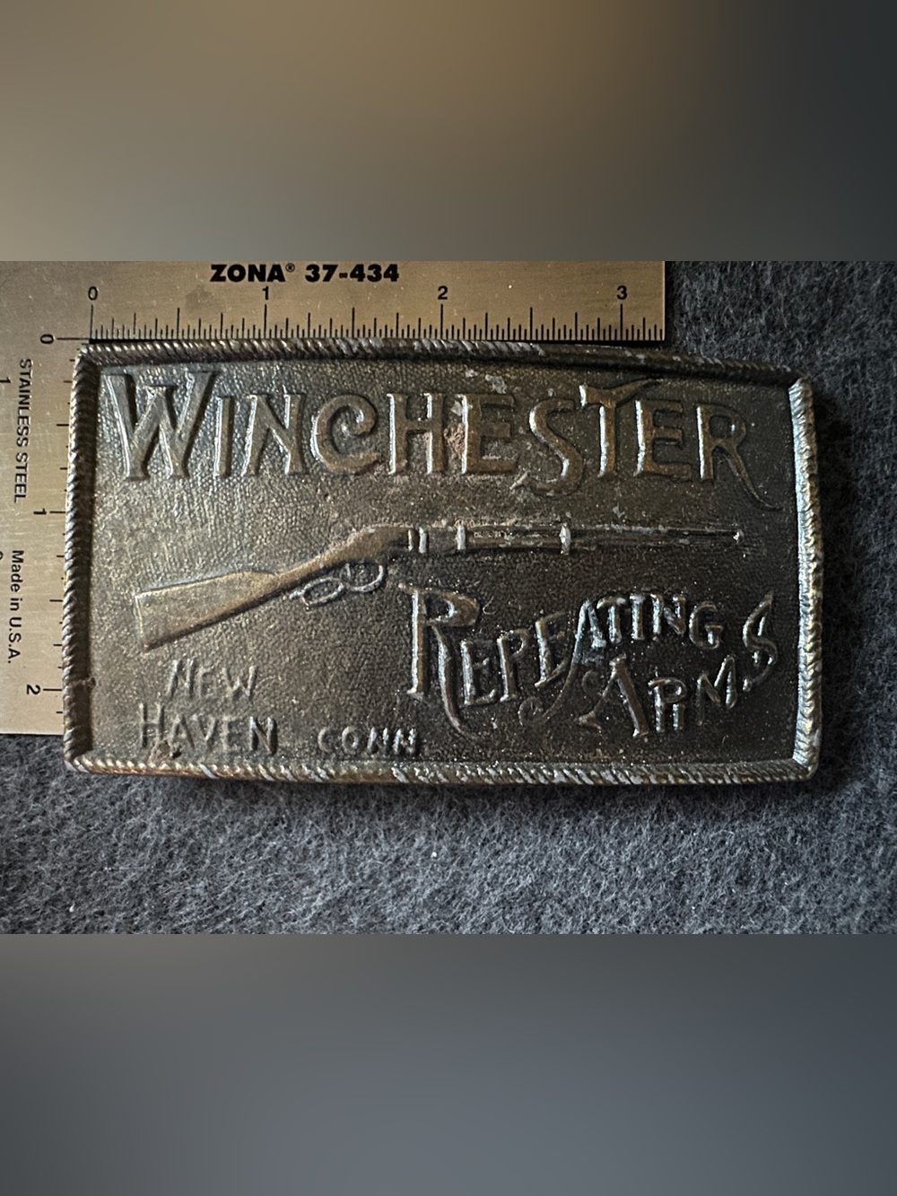 VINTAGE Winchester Vintage Repeating Arms Gun Belt Buckle New Haven, Conn